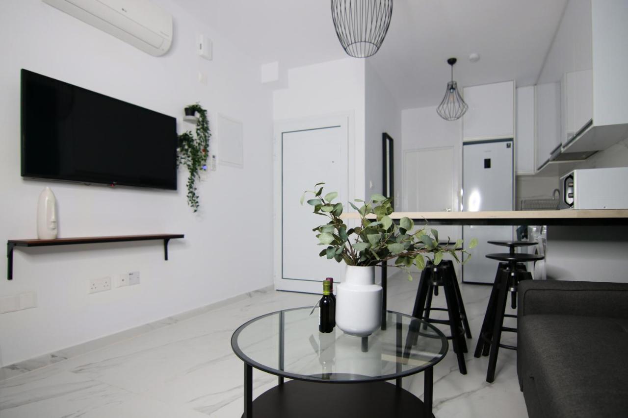 Phaedrus Living Seaside Romantic Flat Limnaria 123 Paphos Exteriör bild